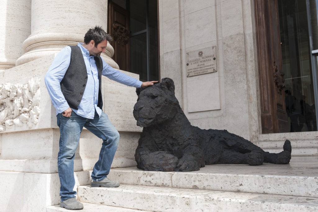 Leoni di bronzo di Davide Rivalta